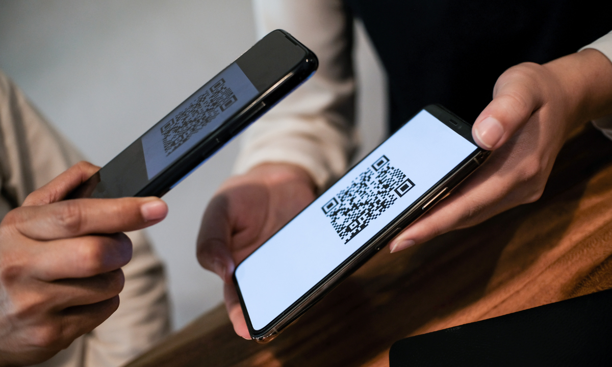 Golpe do QR Code em Viagens Como Proteger o Seu Dinheiro